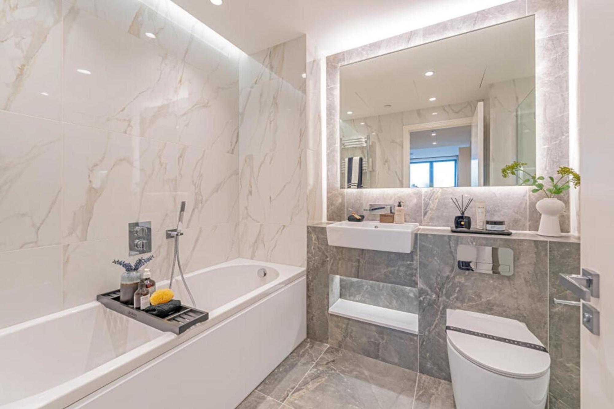 Chelsea Waterfront 3 Bedroom Penthouse With Stunning Views