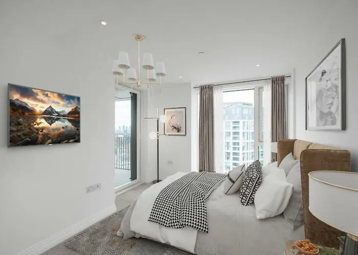 Chelsea Waterfront 3 Bedroom Penthouse With Stunning Views