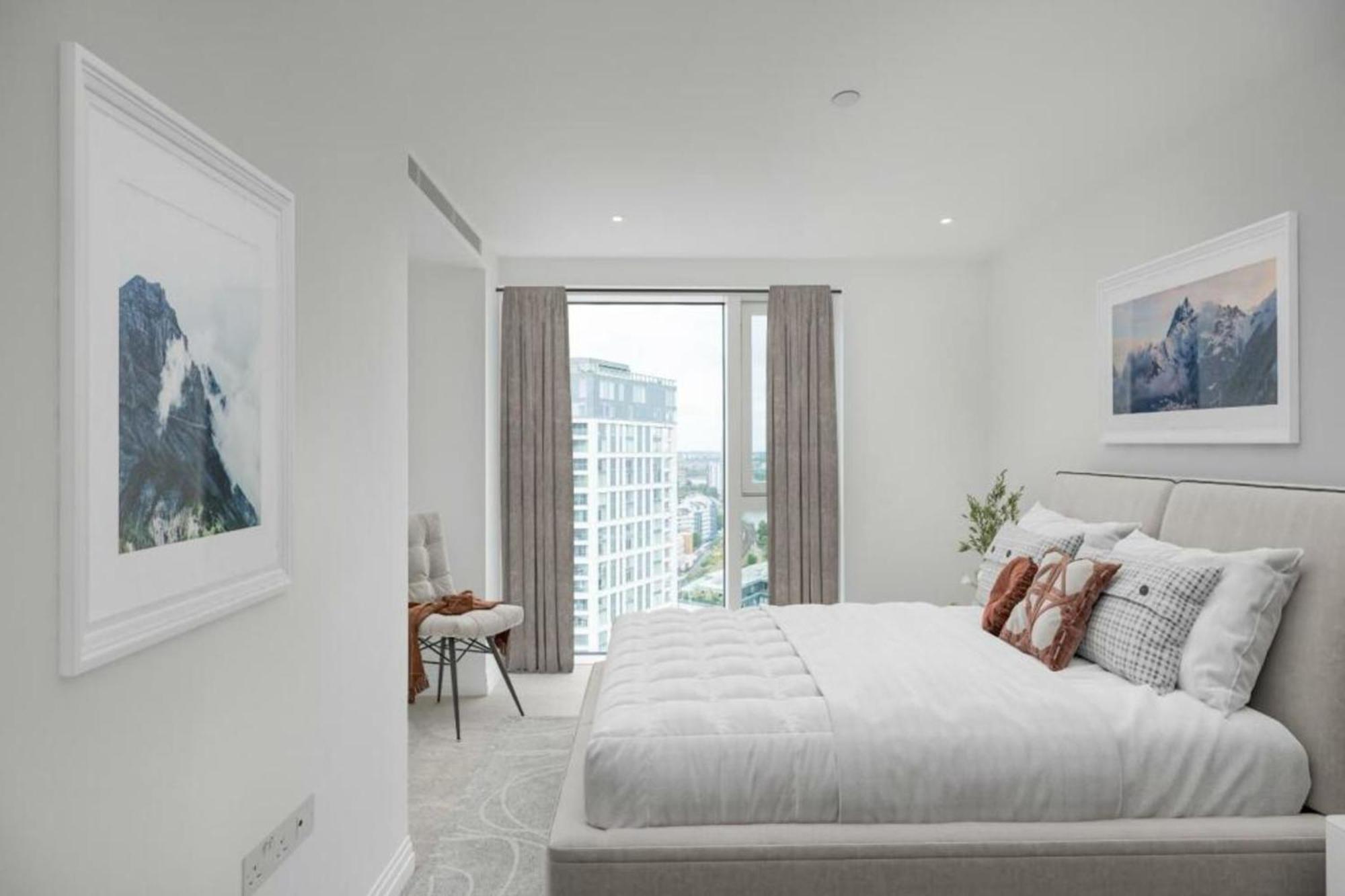 Chelsea Waterfront 3 Bedroom Penthouse With Stunning Views *